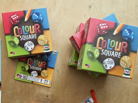““Colour Square” in eurem Brettspielladen!”